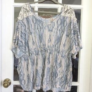 Women's 4X Top Blue White Multicolor Lace Detail